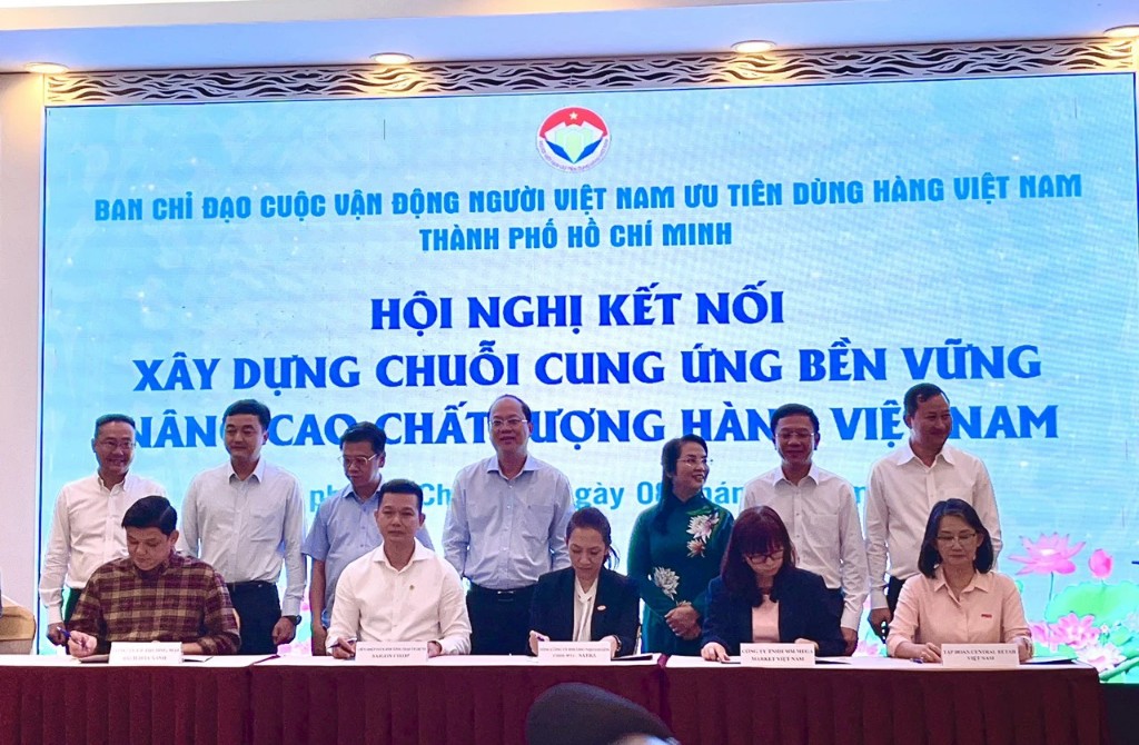 Bach Hoa Xanh ky ket thoa thuan hop tac xay dung chuoi cung ung ben vung,  nang cao chat luong hang Viet Nam